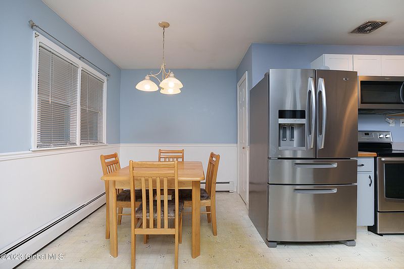 4th image of 7 Fernwood Drive