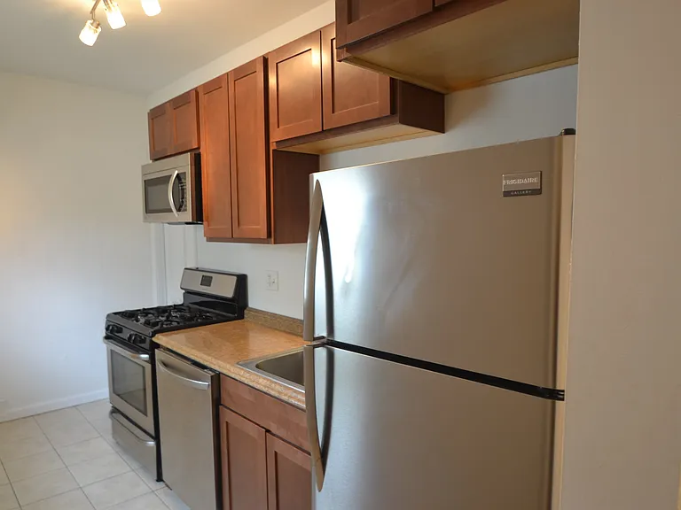 555 S Locust St #3 — Photo 8