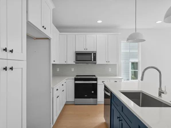 5041 Lundy Dr #101, Raleigh, NC 27606