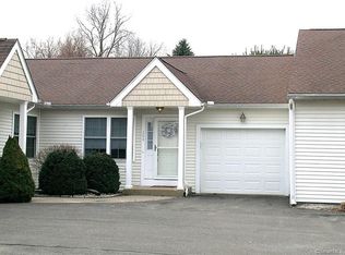 304 Garden Cir UNIT 304, South Windsor, CT 06074