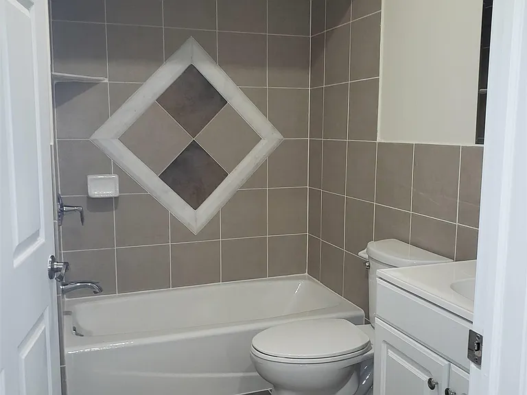 44 Bergen Blvd #9 — Photo 13
