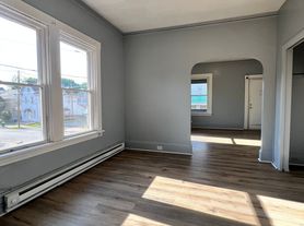 405 1/2 E Locust St, Butler, PA