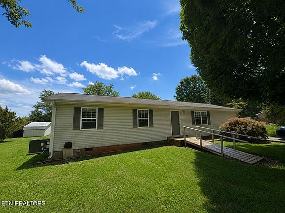 3rd image of 119 Cherokee Cir