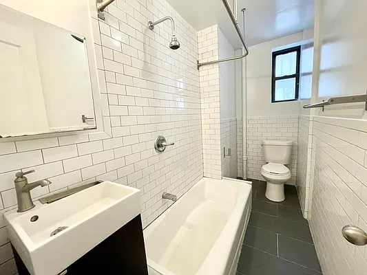 Rented by REAL New York | media 16