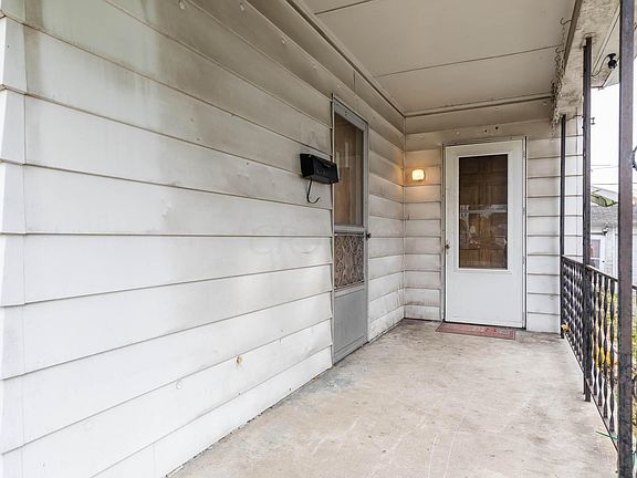 4th image of 156 N Cedar St