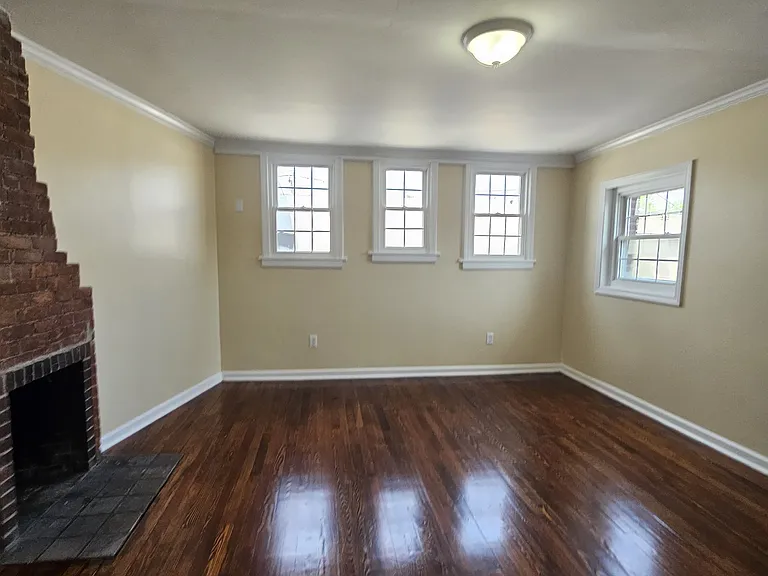 75 Whitney Ave #4B — Photo 12