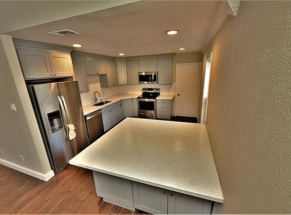 5th image of 2703 E Wentwood Dr