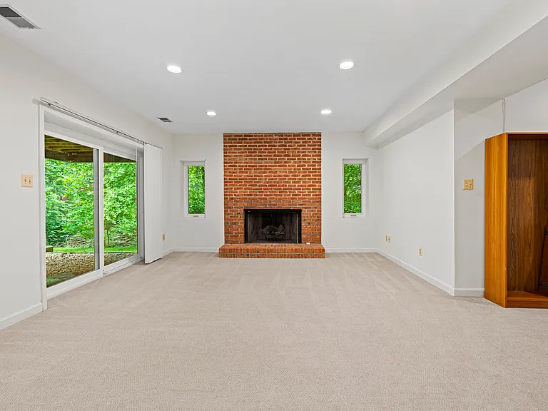 7926 Long Ridge Ct — Photo 27