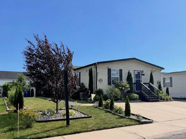 24445 Edwin Dr, Brownstown, MI 48134