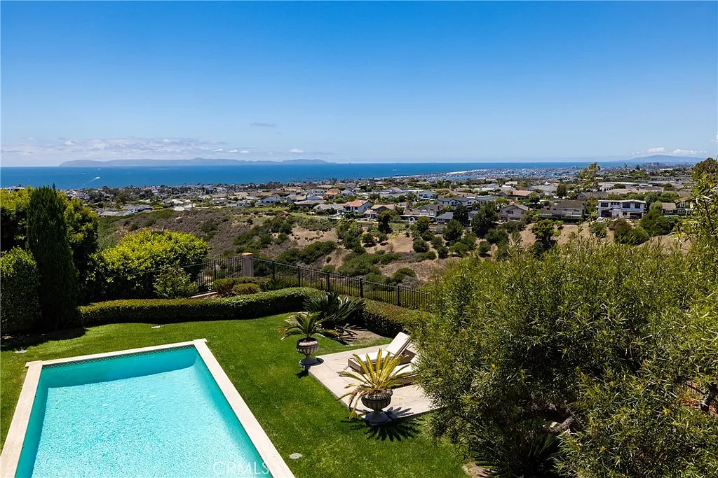 5 bed, 7.0 bath, 9845 sqft, $65,000 — Photo 1
