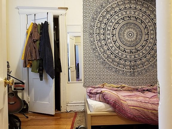 3rd image of 1120A Boylston St #27