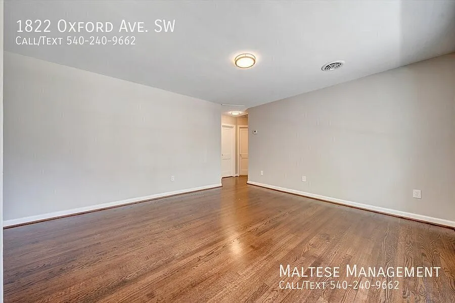 3 bed, 931 sqft, $1,900 — Photo 3