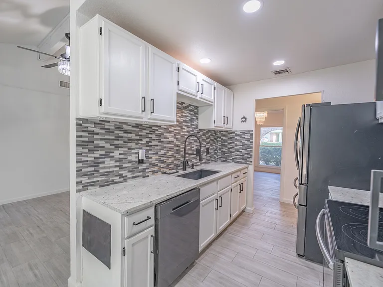 6822 Rivulet — Photo 18