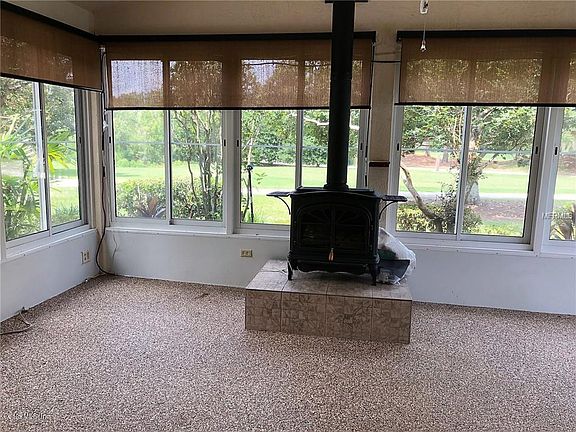 5th image of 312 Carrera Dr