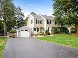 568 Wilson St, Fairfield, CT 06825