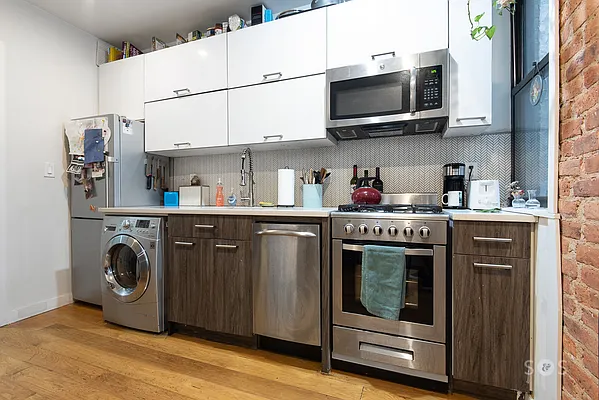 Rented by Brick&Mortar | media 32