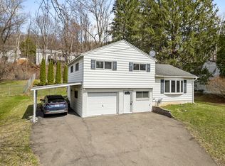 813 Country Club Rd, Vestal, NY 13850