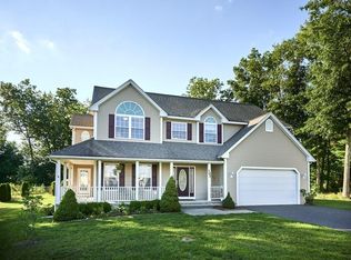 107 Pleasant St, Southampton, MA 01073