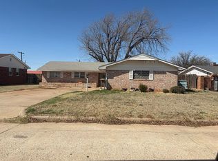 320 S 25th St, Clinton, OK 73601