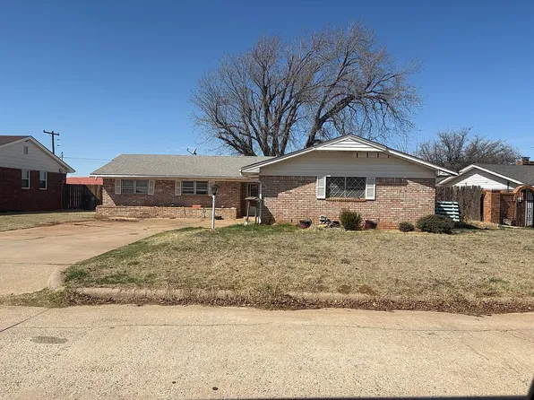 320 S 25th St, Clinton, OK 73601