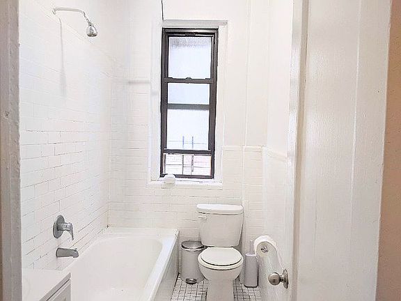 5th image of 3495 Broadway APT 74