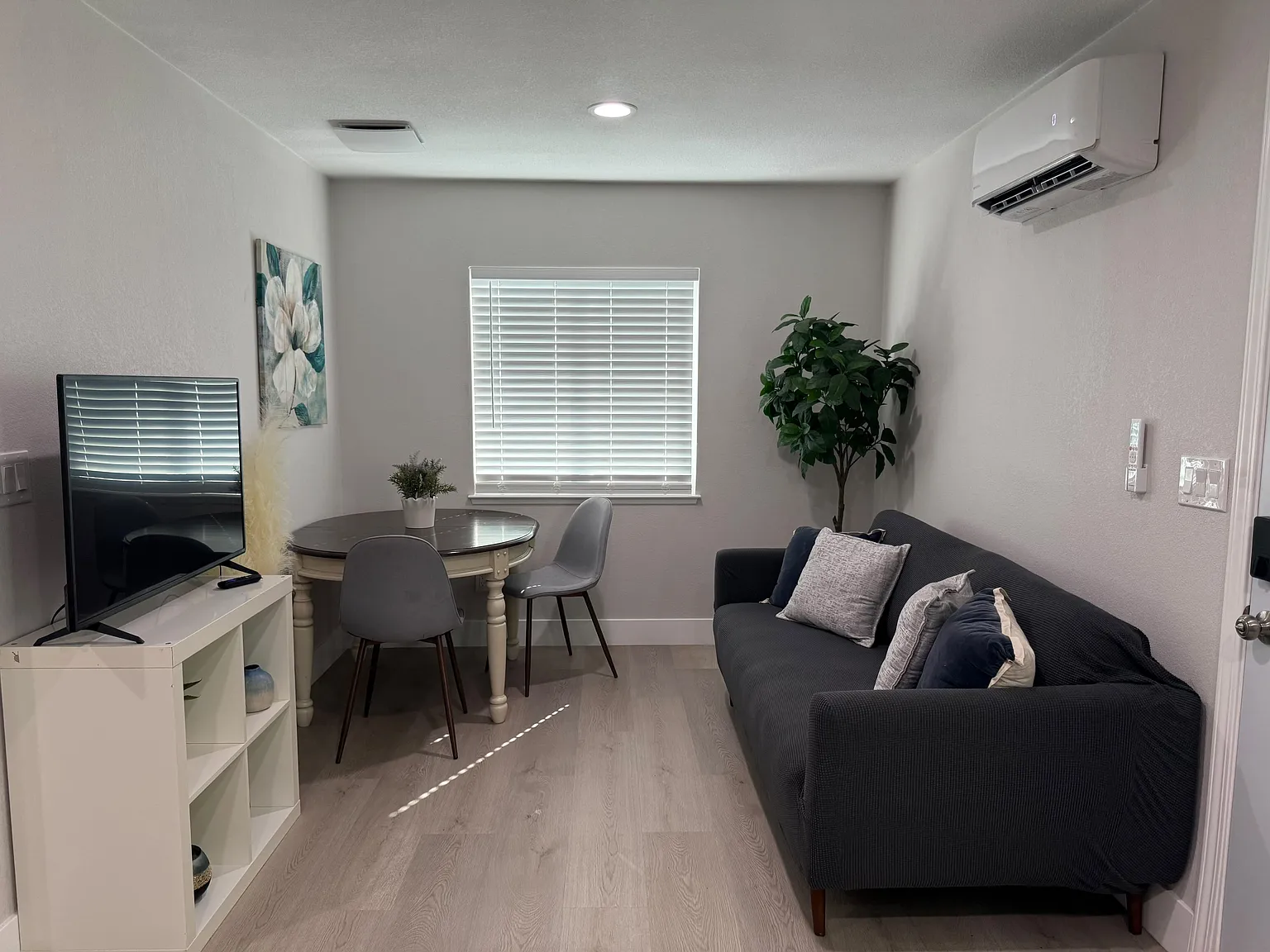 52 South 10th Street - 3 — Photo 1