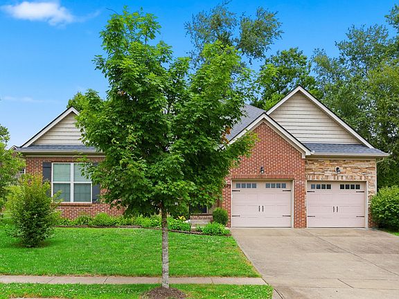 3rd image of 1072 Crestfield Ln