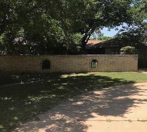 3rd image of 902 Kiowa Dr