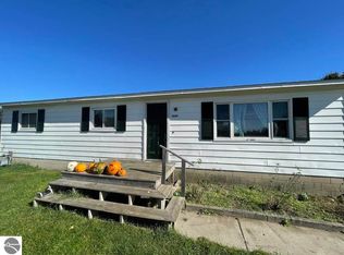 1847 Sawyer Rd, Traverse City, MI 49685