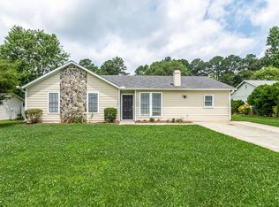 3025 Meadow Wood Ct, Lawrenceville, GA 30044