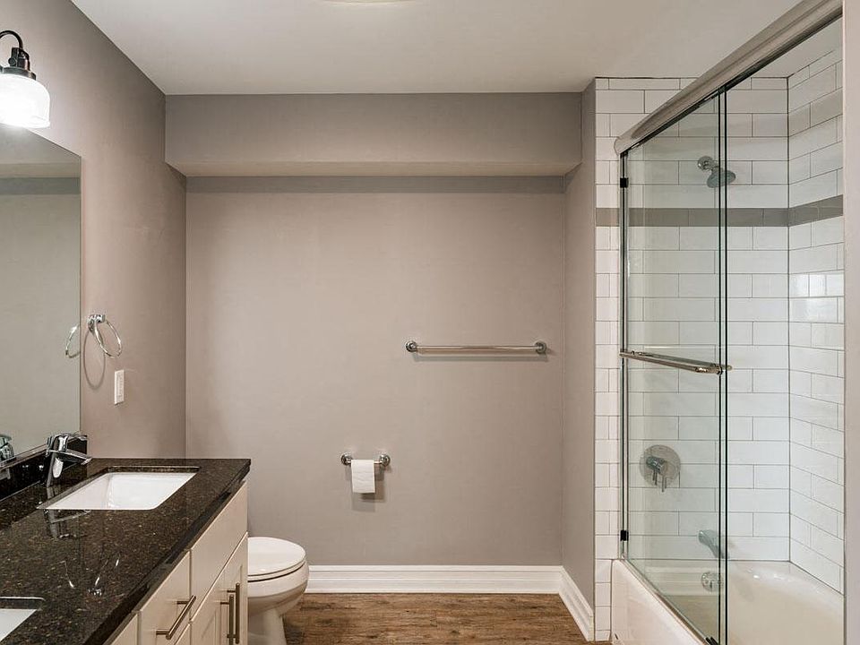 1st image of 1661 Main St #1665-403