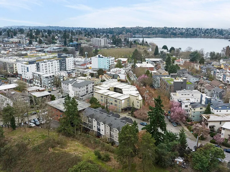Greenlake Terrace Apartments — Photo 21