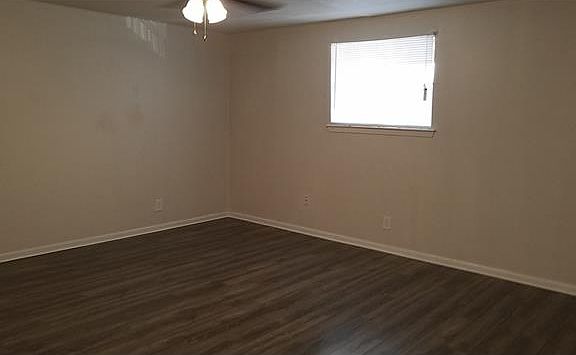 4th image of 1135 Avenue E APT I