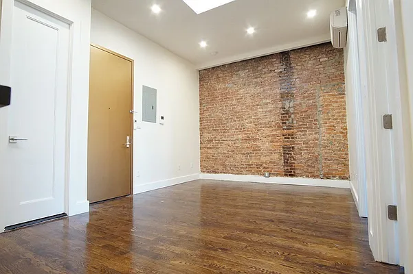 Rented by Yup Realty LLC | media 17