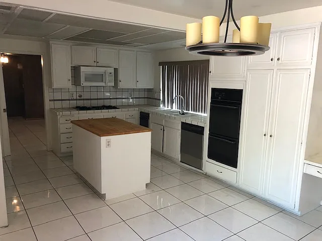 10715 Baton Rouge Ave — Photo 8