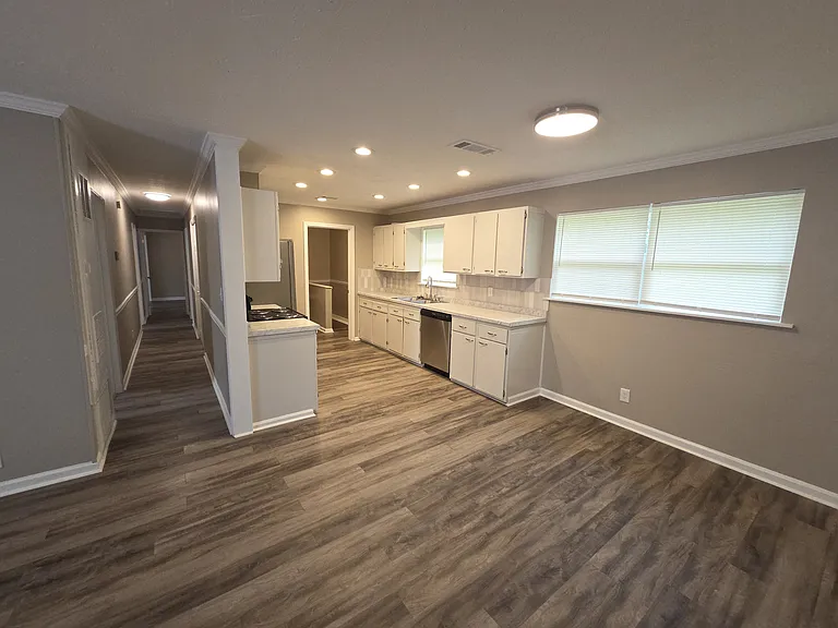 95 Ashton Ct — Photo 37