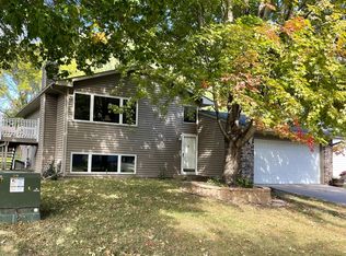 7572 Springbrook Plz, Woodbury, MN 55125