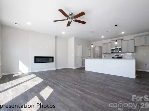 3110 Aberleaf Ln, Charlotte, NC 28227