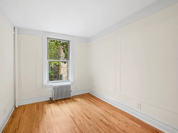 237 West 15th Street image 4 of 6