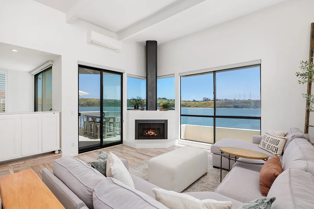 2 bed, 1250 sqft, $7,850 — Photo 1