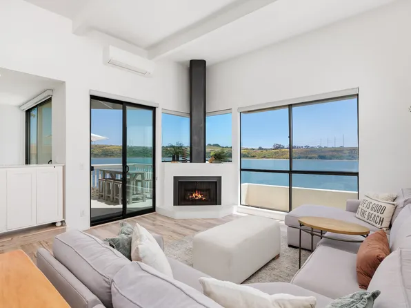 4513 Cove Dr APT 19, Carlsbad, CA 92008