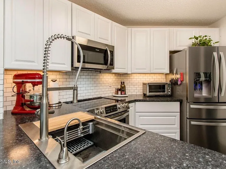 155 Southern Bridge Blvd #6 — Photo 4