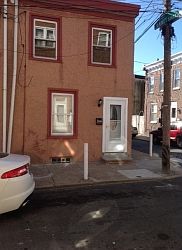 1st image of 2214 W Oakdale St