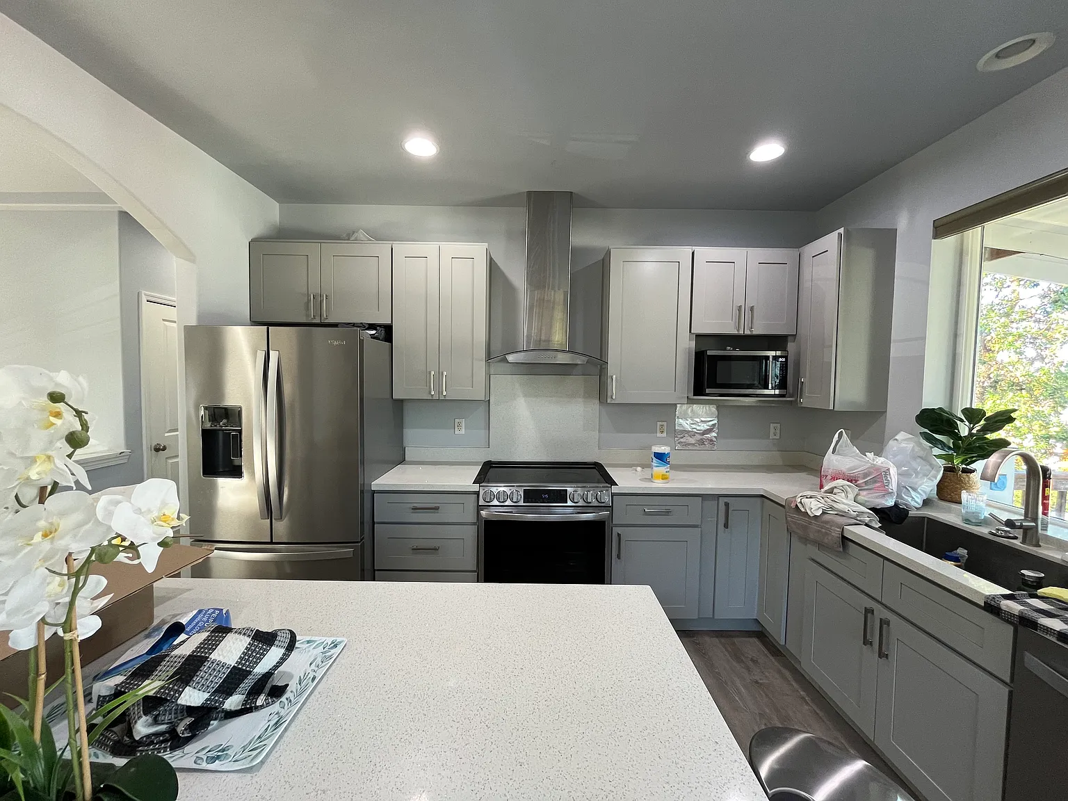 5 bed, 2.5 bath, 2100 sqft, $3,995 — Photo 4
