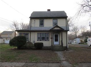 38 Oldroyd St, Milford, CT 06461