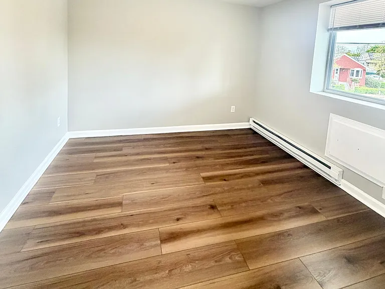 129 Cosey Beach Ave #B02 — Photo 6