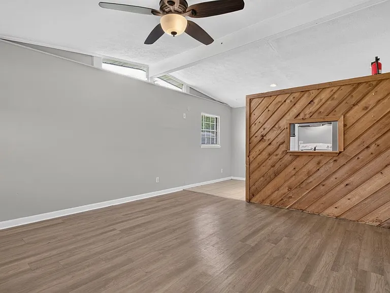 255 Woodside Dr — Photo 6