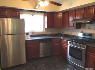 43 Scott St, Dix Hills, NY 11746