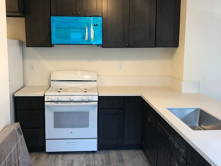 1493 Parker Ave — Photo 3