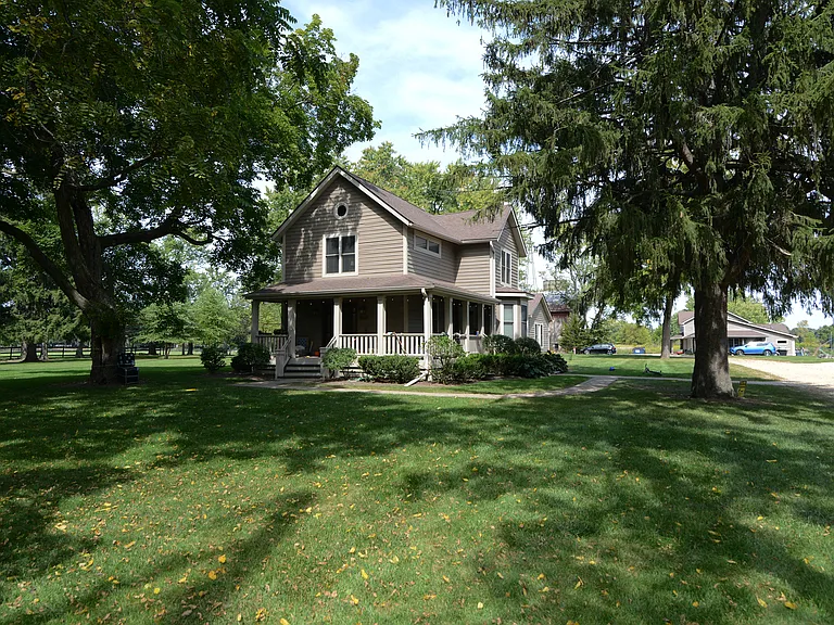 42W546 State Route 64 — Photo 1